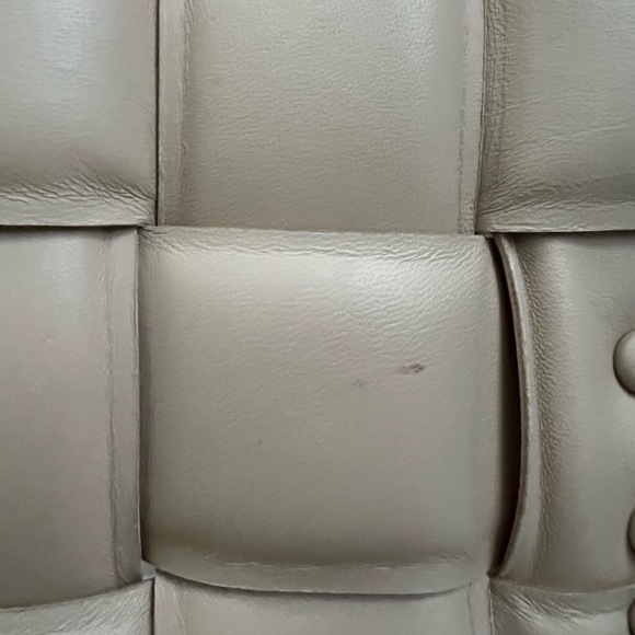 Bottega Veneta Padded Cassette Bag with Chain in Porridge - Picture 5 of 14